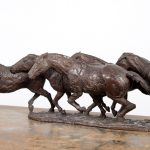 "Grand virage", sculpture en bronze, dimensions : 63 x 37 x 20 cm